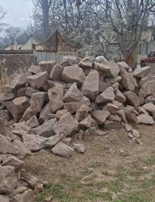 سنگ قرمز ساختمانی با قیمت مناسب